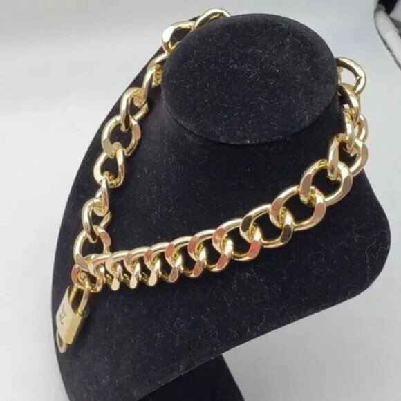 Authentic Louis Vuitton Lock and Key Gold Color with Gold Plated Chain Neckalce - Picture 5 of 8